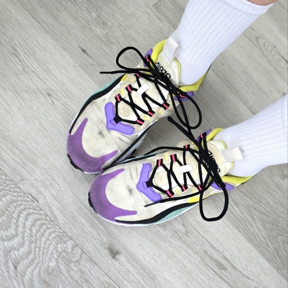 Nike | Air Max 270 React 'Bright Violet' sporty activewear sneakers | WMS 7.5 - Picture 4 of 14